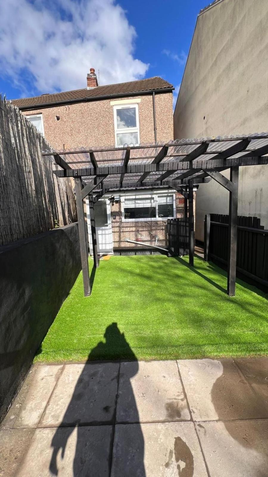 4 Bedrooms Homely House With Garden- Sleeps 9 Comfortably With 6 Comfortable Beds, Free Street Parking, Business Travellers, Contractors, & Holiday-Goers, Coventry, Near All Major Transport Links In Coventry And Motorway ภายนอก รูปภาพ