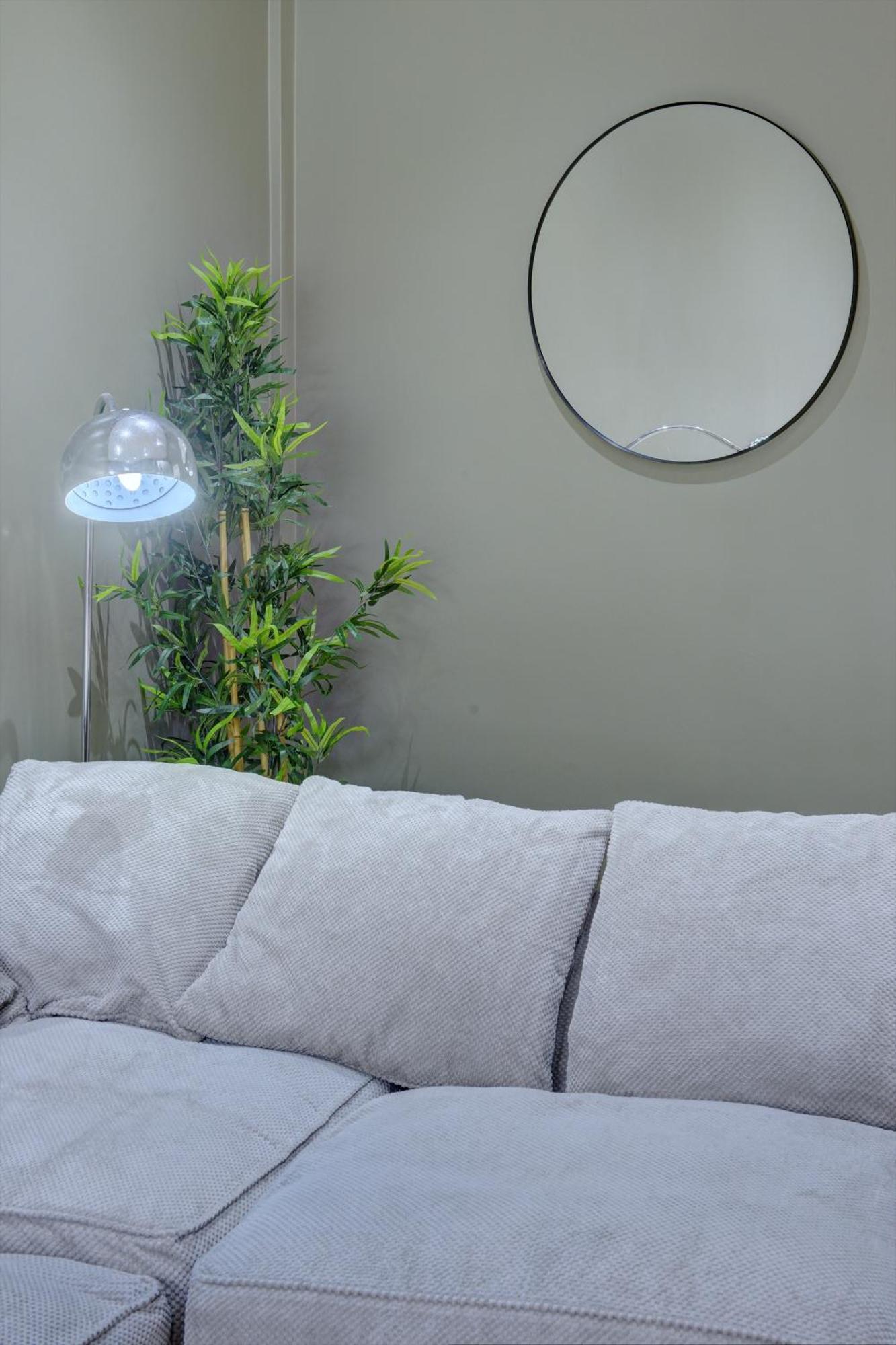 4 Bedrooms Homely House With Garden- Sleeps 9 Comfortably With 6 Comfortable Beds, Free Street Parking, Business Travellers, Contractors, & Holiday-Goers, Coventry, Near All Major Transport Links In Coventry And Motorway ภายนอก รูปภาพ