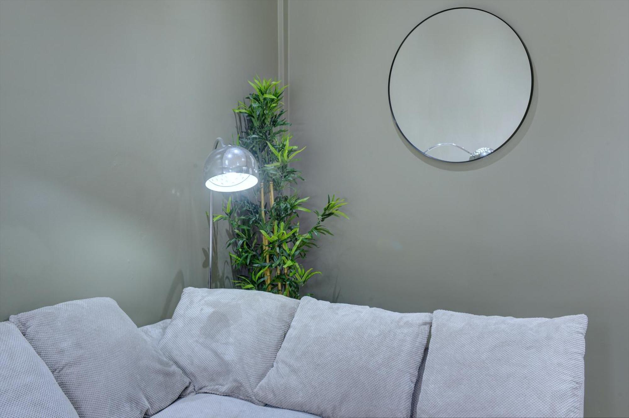 4 Bedrooms Homely House With Garden- Sleeps 9 Comfortably With 6 Comfortable Beds, Free Street Parking, Business Travellers, Contractors, & Holiday-Goers, Coventry, Near All Major Transport Links In Coventry And Motorway ภายนอก รูปภาพ