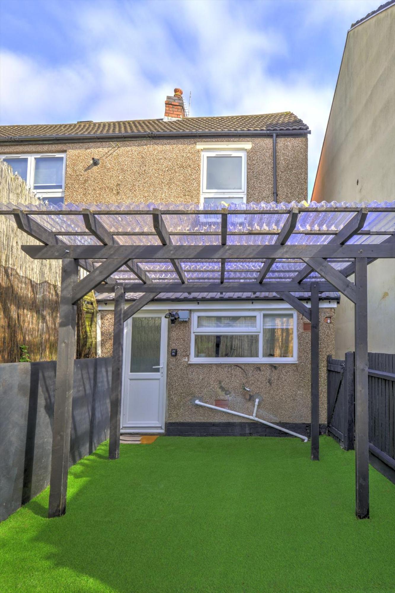 4 Bedrooms Homely House With Garden- Sleeps 9 Comfortably With 6 Comfortable Beds, Free Street Parking, Business Travellers, Contractors, & Holiday-Goers, Coventry, Near All Major Transport Links In Coventry And Motorway ภายนอก รูปภาพ
