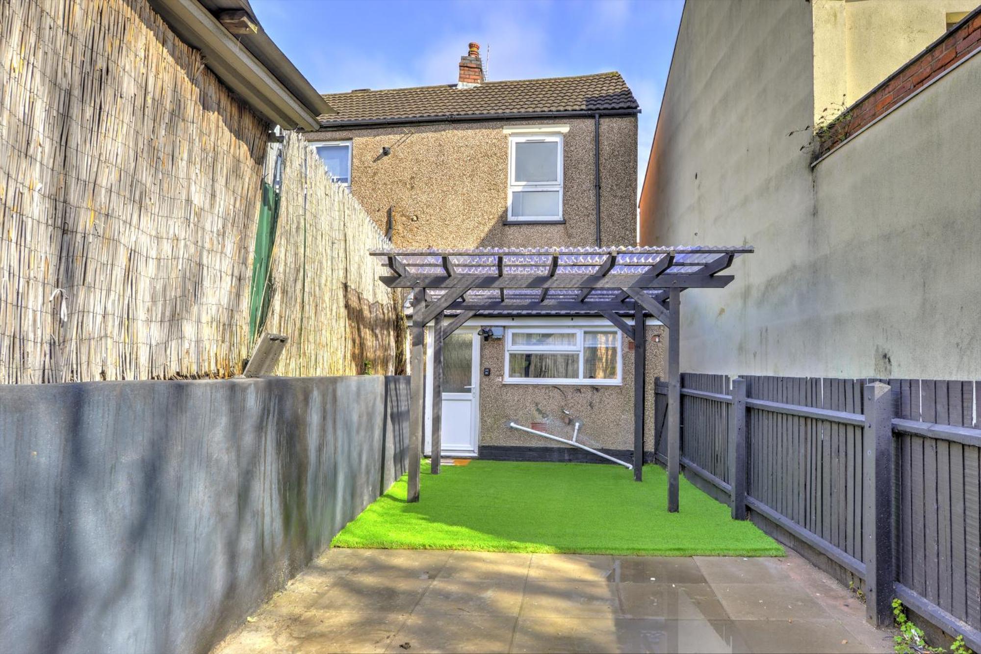 4 Bedrooms Homely House With Garden- Sleeps 9 Comfortably With 6 Comfortable Beds, Free Street Parking, Business Travellers, Contractors, & Holiday-Goers, Coventry, Near All Major Transport Links In Coventry And Motorway ภายนอก รูปภาพ